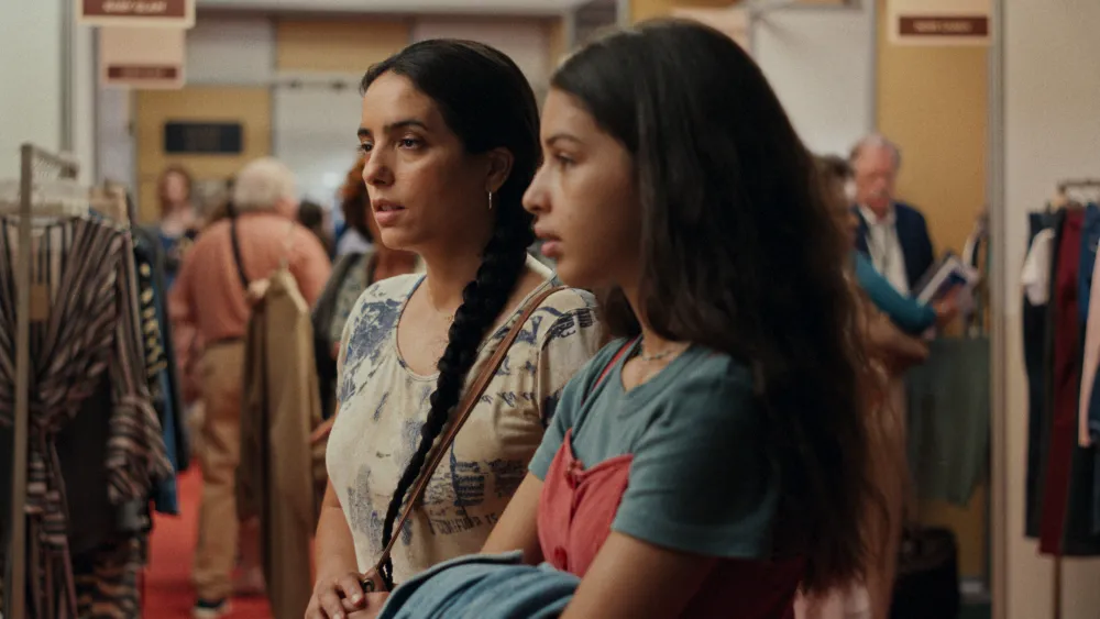 ‘Words of Love’ Review: French Filmmaker Rudi Rosenberg Sensitively Captures the Chaos and Compassion of Family