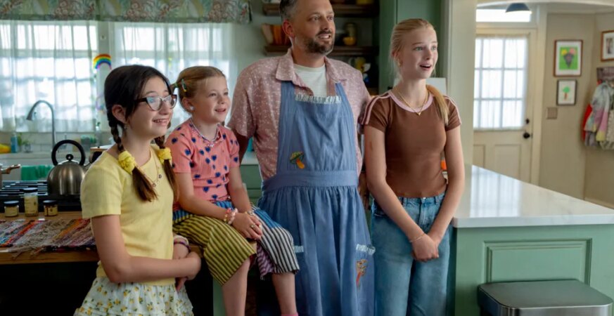 ‘The Breadwinner’ Review: Nate Bargatze Bumbles Through a Domestic Comedy That Thinks Incompetent Dads are Still Funny