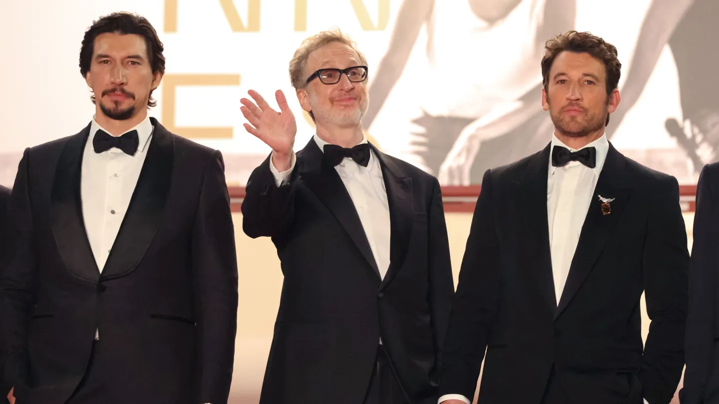 ‘Paper Tiger’ Debuts to Spirited Ovation as James Gray Tells Audience “Cinema Needs You More Than Ever”