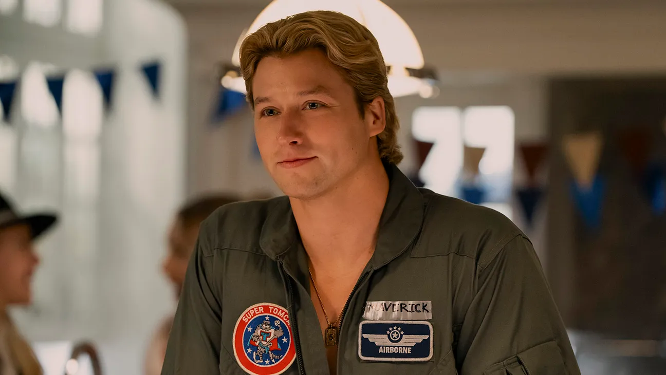 Dean Di Laurentis (Stephen Thomas Kalyn) in Off Campus