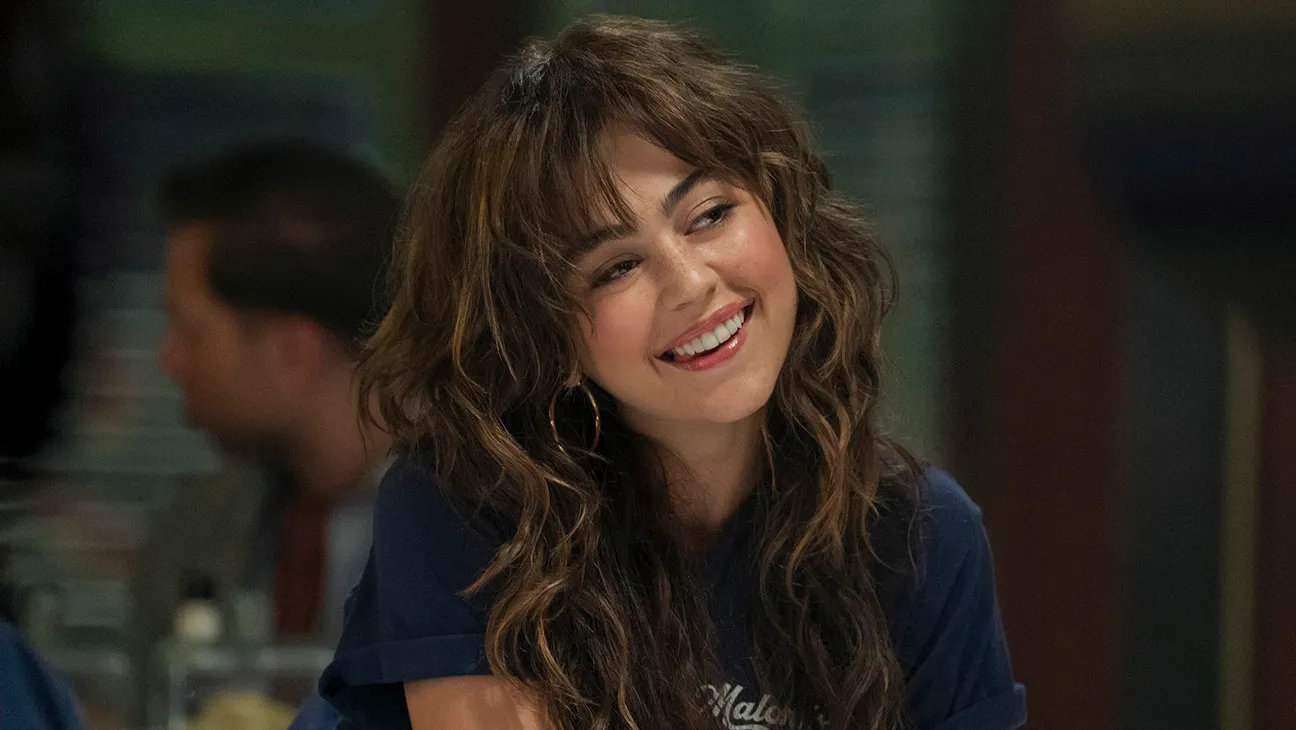 Allie (Mika Abdalla) in Off Campus