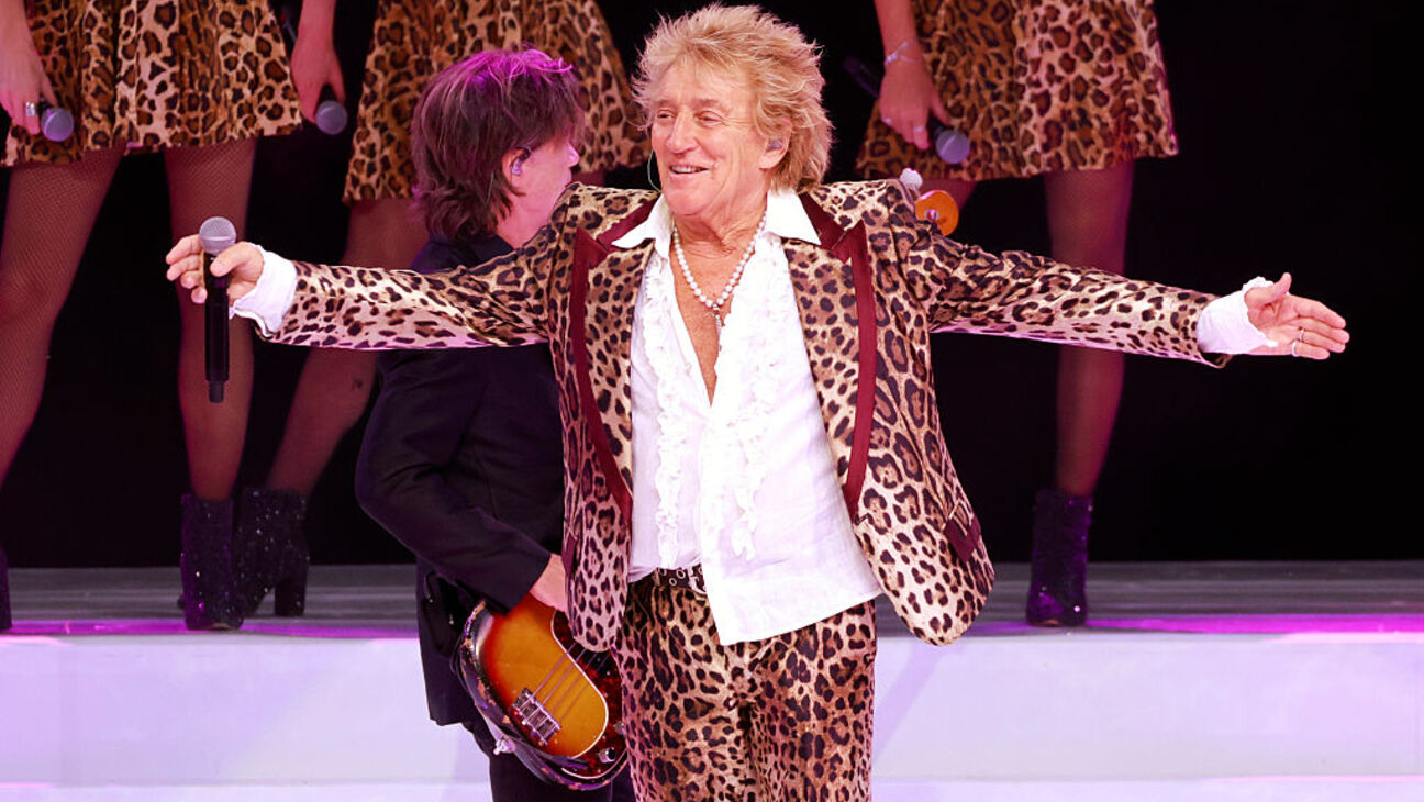 How to watch 'Forever Young: A Grammy Salute to Rod Stewart Live' online, stream CBS and Paramount+