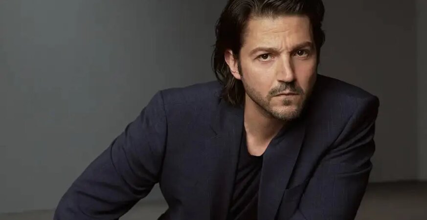 Diego Luna on Directing ‘Ashes,’ His Fears About the Future of Movies and the Prejudice Immigrants Face: ‘It’s Based on Ignorance and Selfishness’