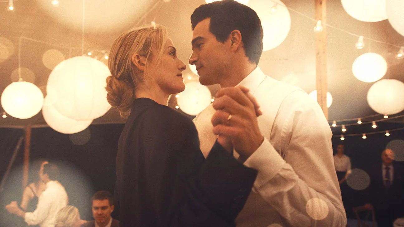 Love Story: John F. Kennedy Jr. and Carolyn Bessette, (l-r) Sarah Pidgeon as Carolyn Bessette Kennedy, Paul Kelly as John F. Kennedy Jr.