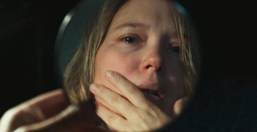 ‘The Unknown’ Review: Niels Schneider Wakes Up as Léa Seydoux in Arthur Harari’s Gratuitously Serious Body-Swap Psychodrama