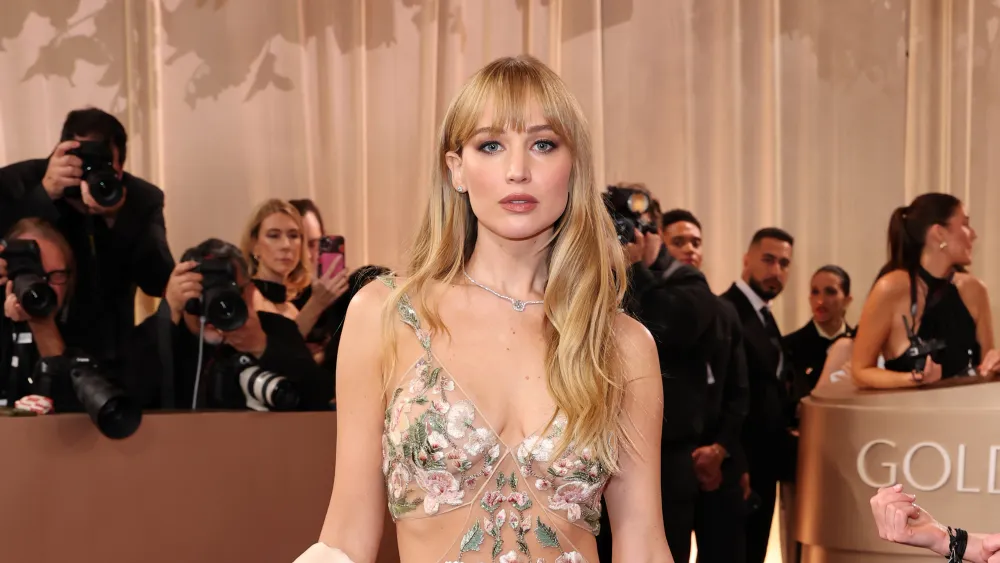 Jennifer Lawrence to Produce and Star in Romantic Comedy ‘One Month Mark’ for Apple