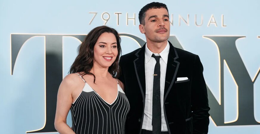 Aubrey Plaza Chris Abbott