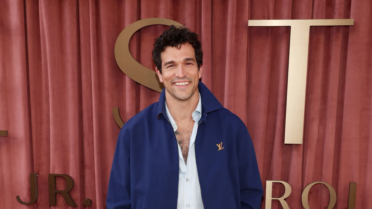 ‘Love Story’ Breakout Paul Anthony Kelly Joins Sydney Sweeney in ‘The Housemaid 2’