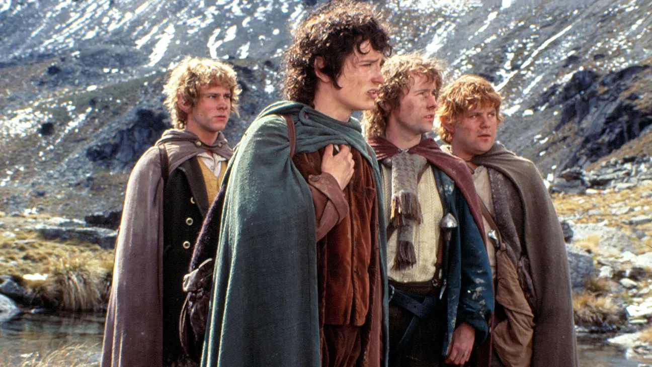 Dominic Monaghan, Elijah Wood, Billy Boyd, Sean Astin in THE LORD OF THE RINGS: THE FELLOWSHIP OF THE RING, 2001