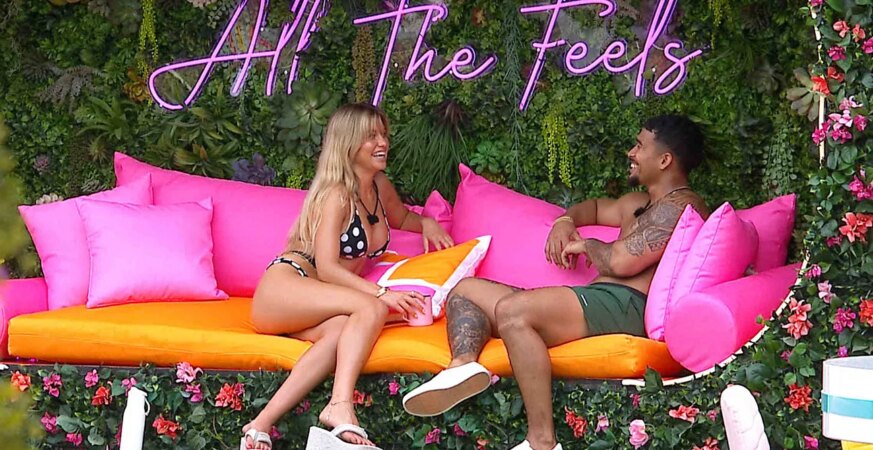 Love Island USA Episode 802 (l-r) Mackenzie Kenzie Brooke Annis, Sean David Reifel