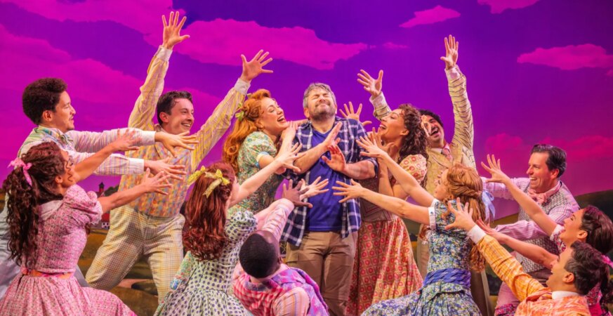 Tonys: Apple TV, Backer of ‘Schmigadoon!’ on Screen and Stage, Poised to Become Fastest Streamer to an EGOT