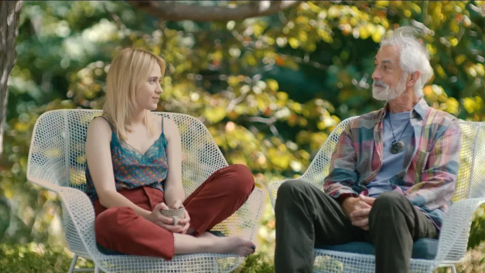 ‘O Horizon’ Review: Maria Bakalova and David Strathairn Are Reunited by App in a Slender AI Allegory