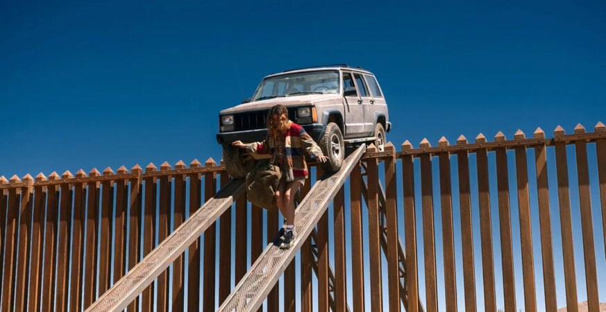 Zendaya’s Rue uses a makeshift ramp to cross the U.S.-Mexico border.